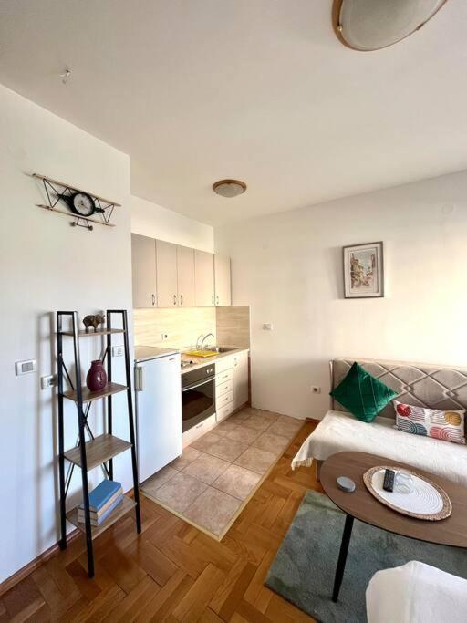6 Apartman