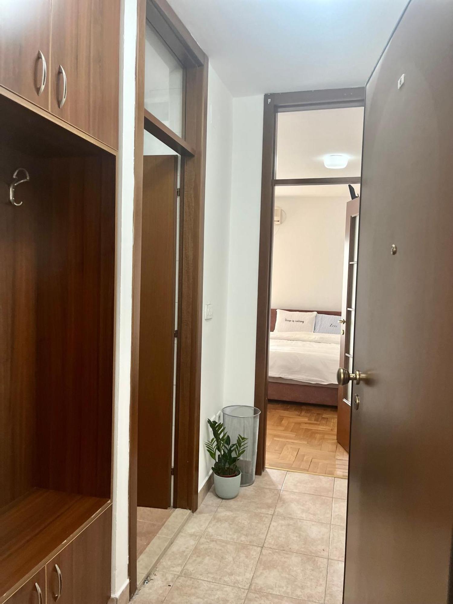 Appartement 6 *